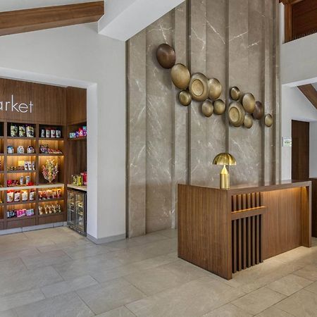 Fairfield By Marriott Goa Benaulim Hotell Exteriör bild