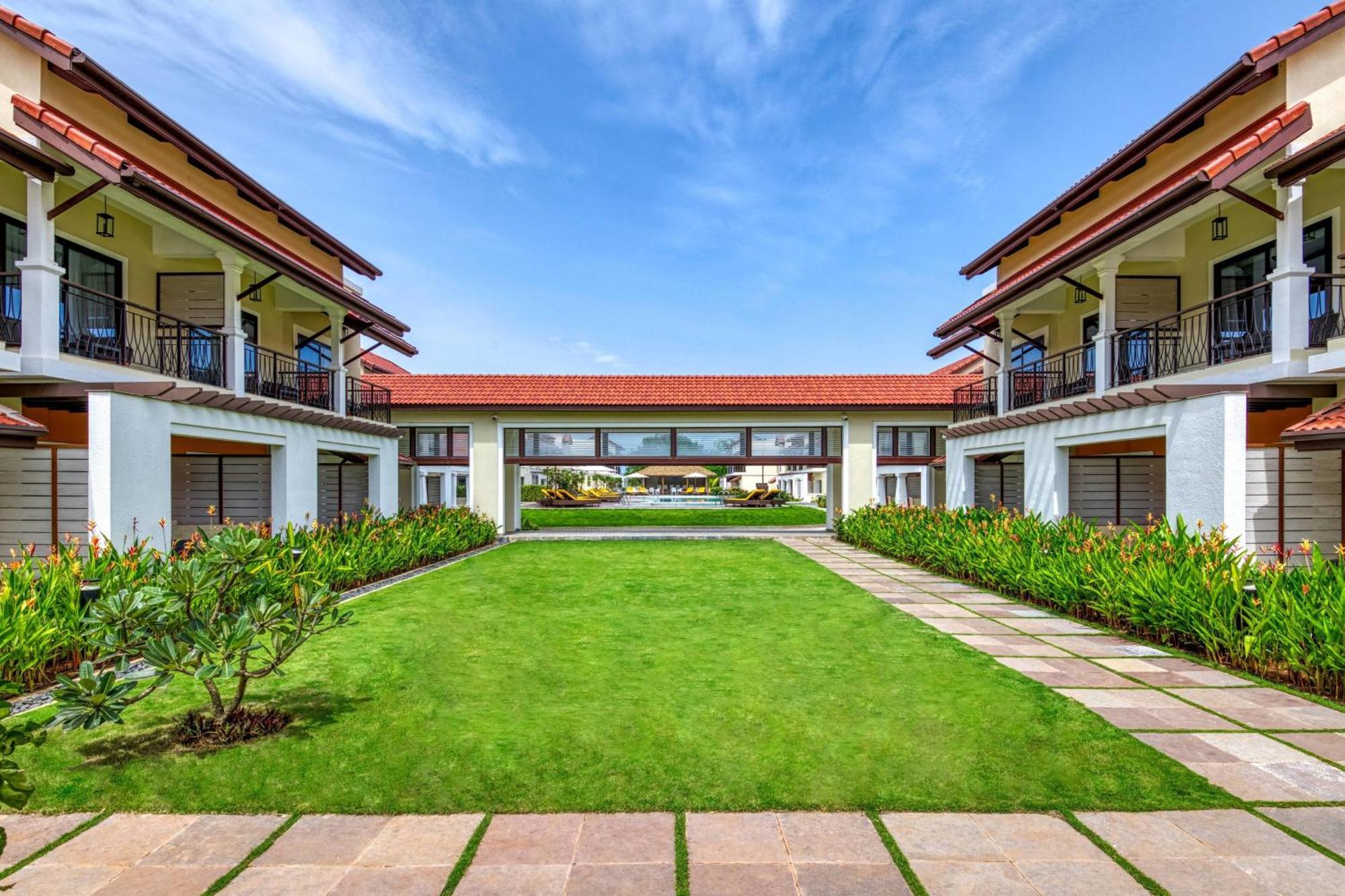 Fairfield By Marriott Goa Benaulim Hotell Exteriör bild