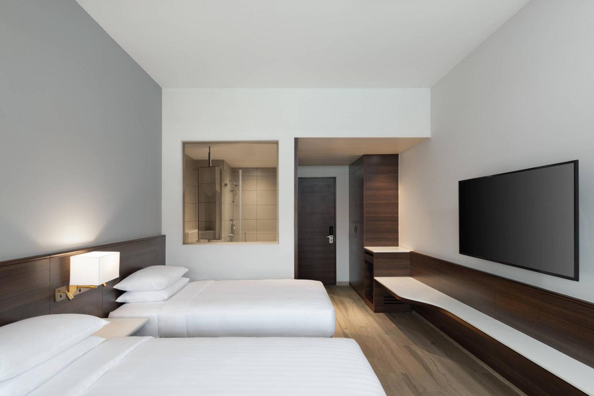 Fairfield By Marriott Goa Benaulim Hotell Exteriör bild