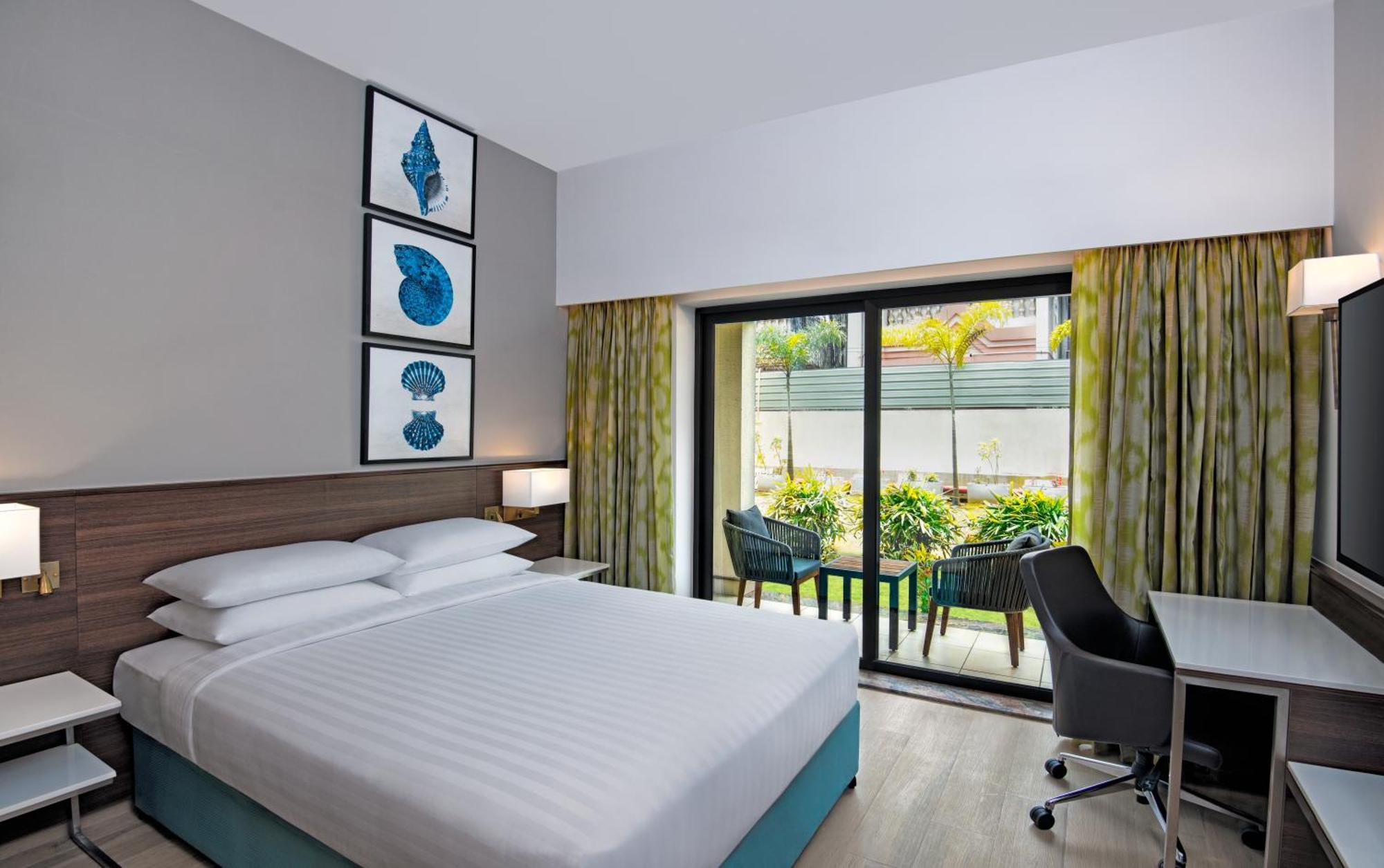 Fairfield By Marriott Goa Benaulim Hotell Exteriör bild