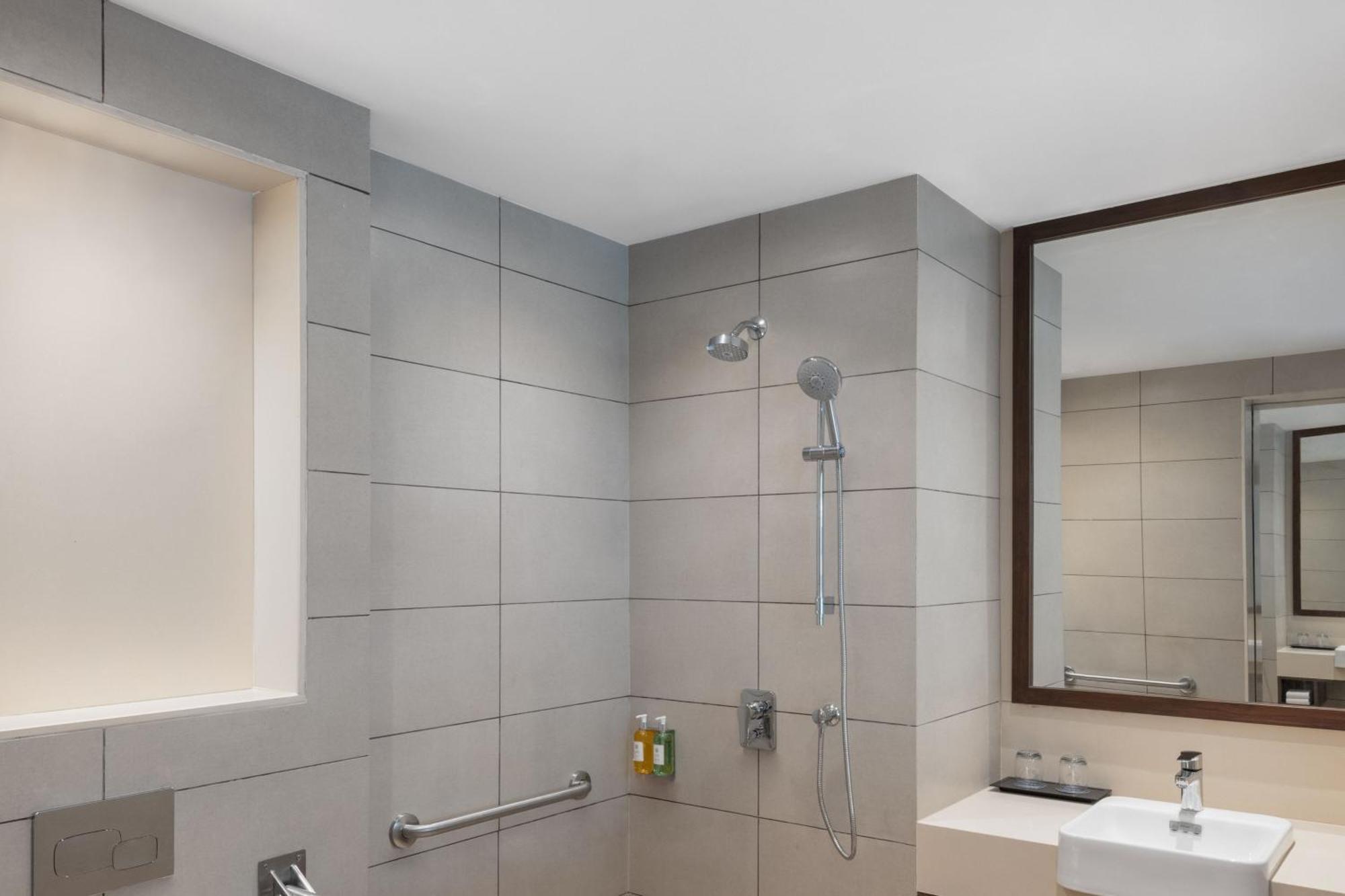 Fairfield By Marriott Goa Benaulim Hotell Exteriör bild